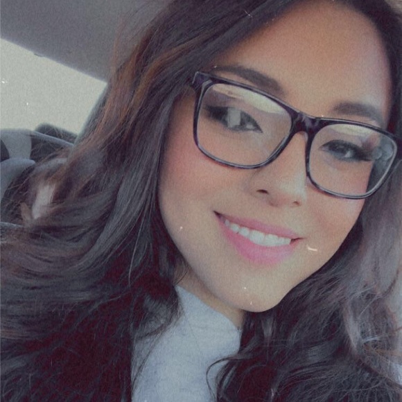 Meet your Posher, Karina - Picture 5 of 7